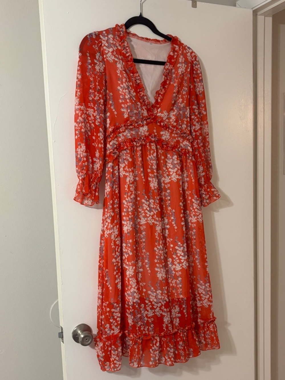 5/$25 💐 | Red Floral Midi Dress